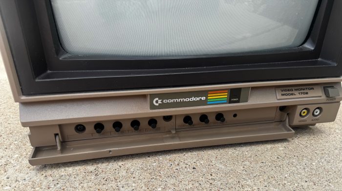 Commodore 1702 · Austin CRTs